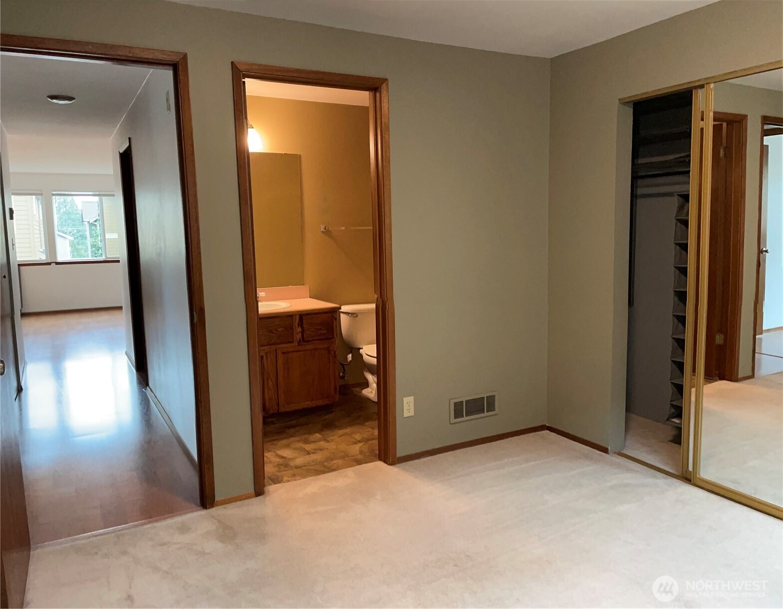 731 North 94th Street, Unit 8 Seattle, WA 98103 - Photo 25 of 40