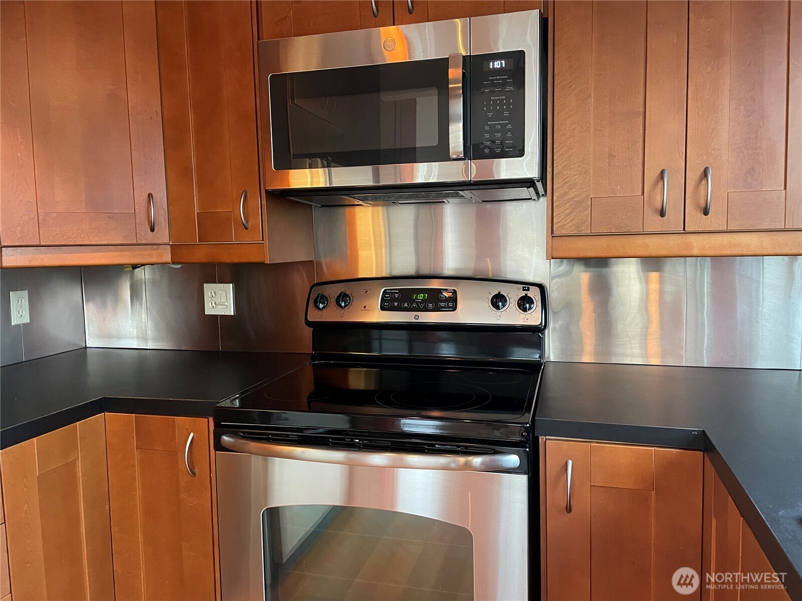 731 North 94th Street, Unit 8 Seattle, WA 98103 - Photo 10 of 40