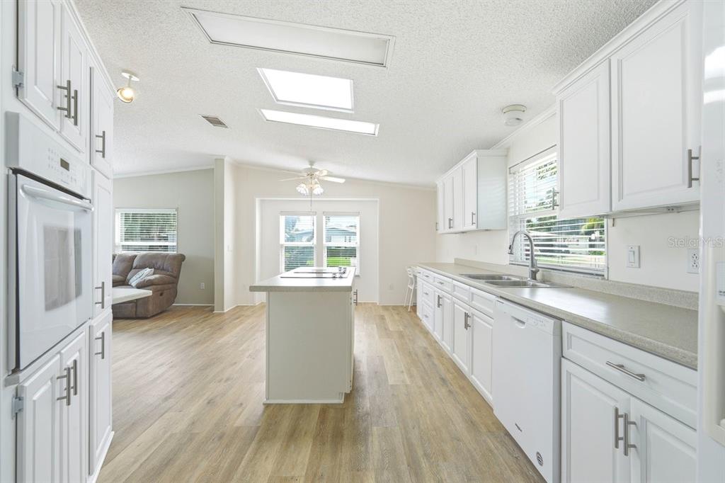 304 Portside Lane Edgewater, FL 32141 - Photo 31 of 70