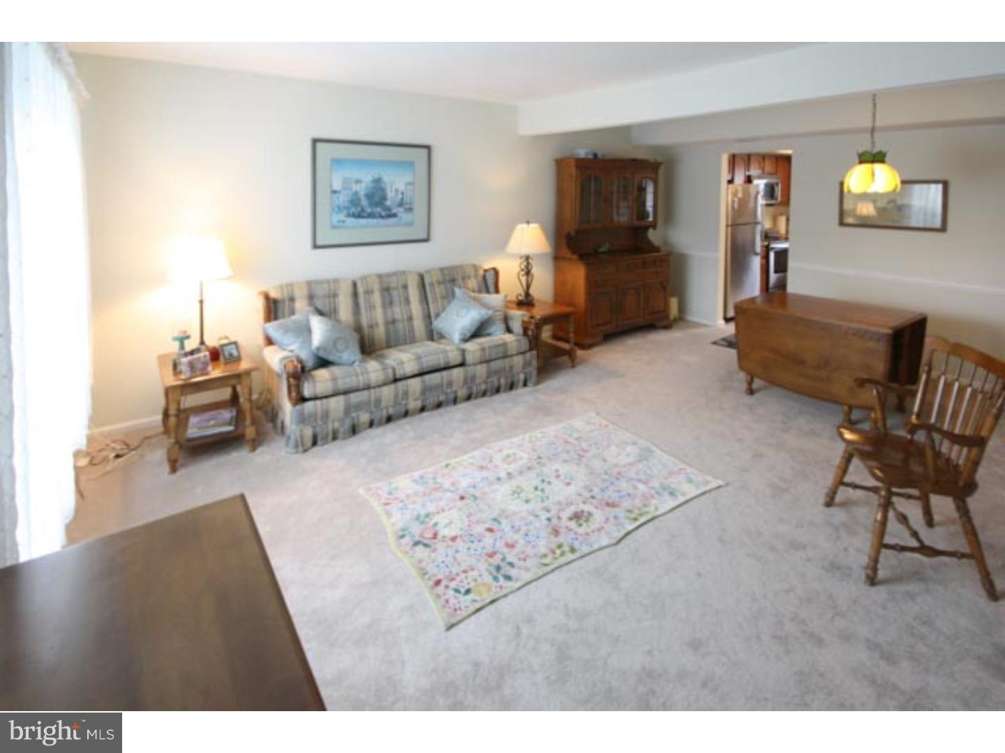 10 Forrester Road Horsham, PA 19044 - Photo 3 of 25 Living Room