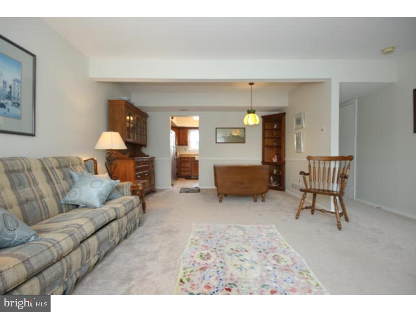 10 Forrester Road Horsham, PA 19044 - Photo 5 of 25 Living Room
