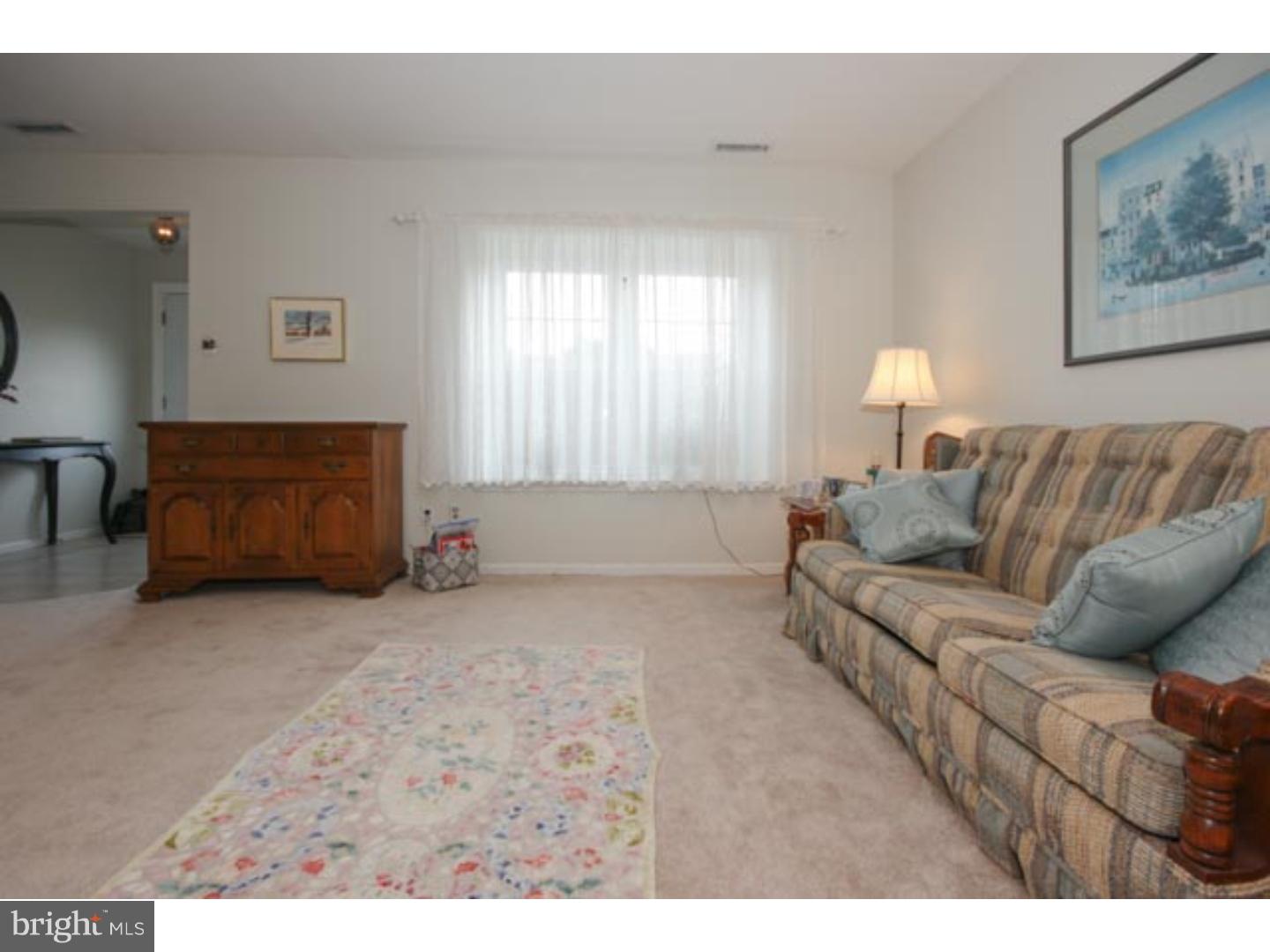 10 Forrester Road Horsham, PA 19044 - Photo 6 of 25 Living Room