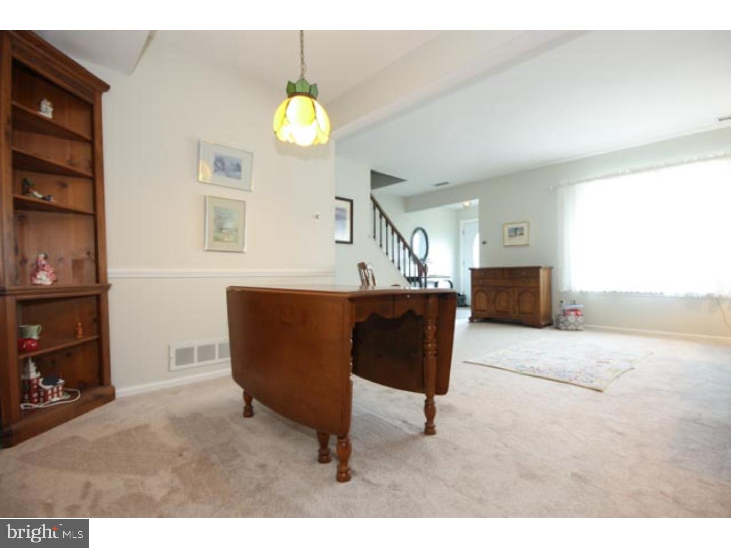 10 Forrester Road Horsham, PA 19044 - Photo 7 of 25 Living Room