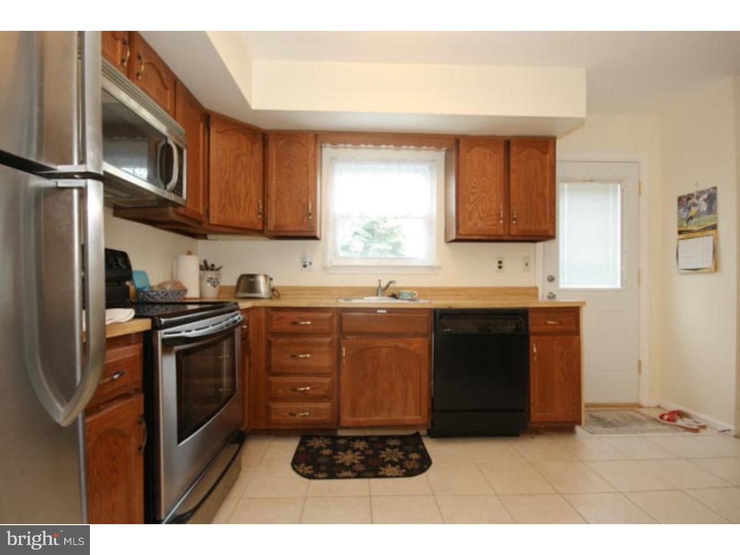 10 Forrester Road Horsham, PA 19044 - Photo 8 of 25 Kitchen