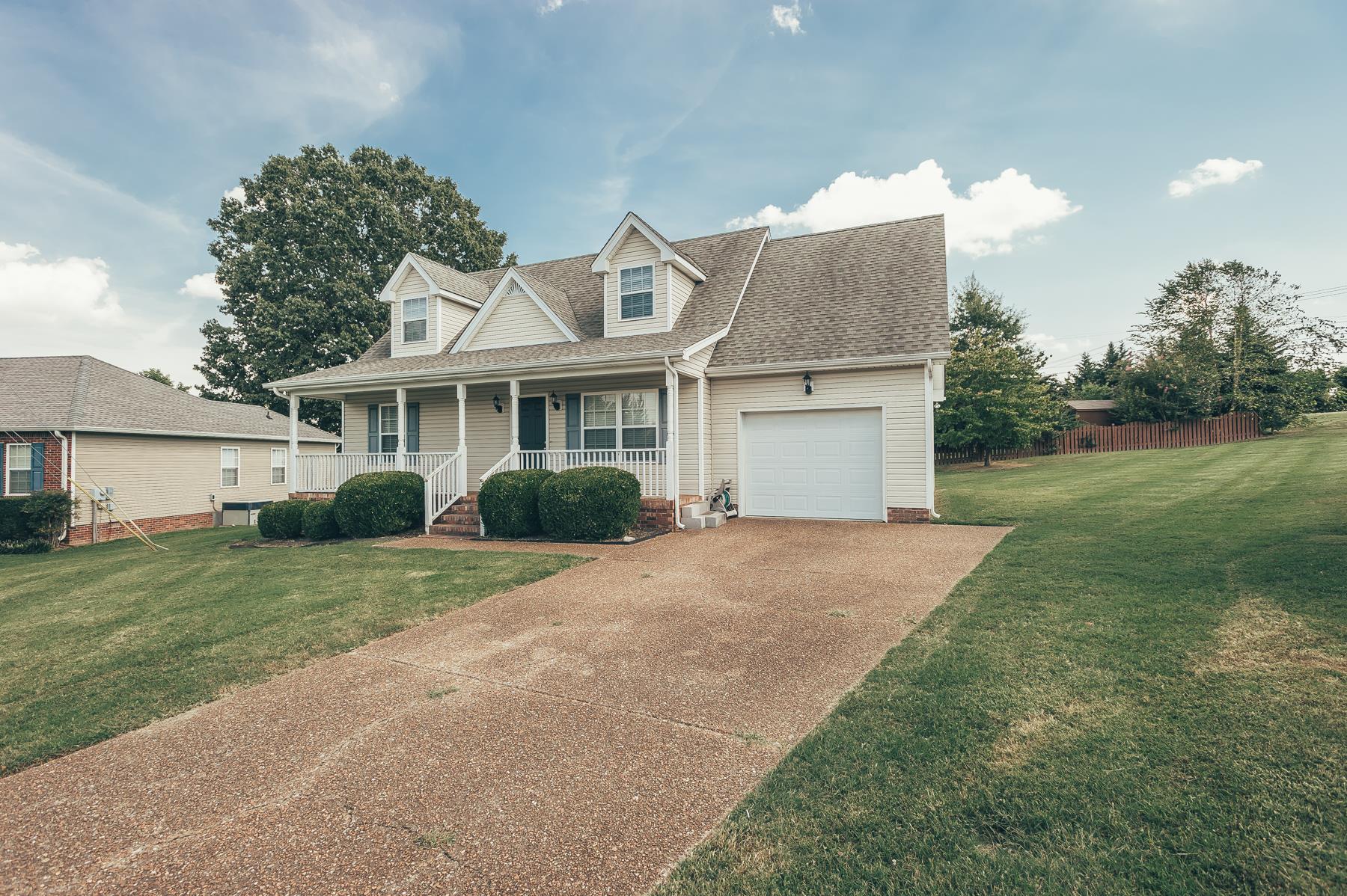 507 Rhodes Circle Gallatin, TN 37066 - Photo 3 of 28 Gallery Image 3