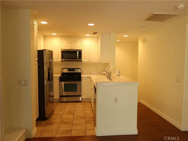 $525,000 | 28382 Mirabelle Lane, Saugus, CA 91350