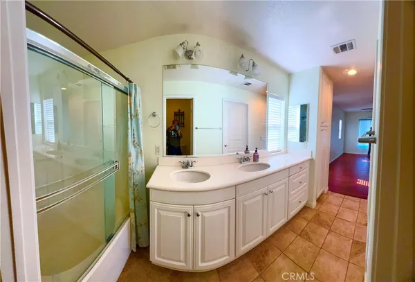 $525,000 | 28382 Mirabelle Lane, Saugus, CA 91350