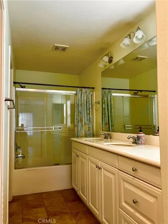 $525,000 | 28382 Mirabelle Lane, Saugus, CA 91350