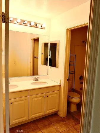 $525,000 | 28382 Mirabelle Lane, Saugus, CA 91350