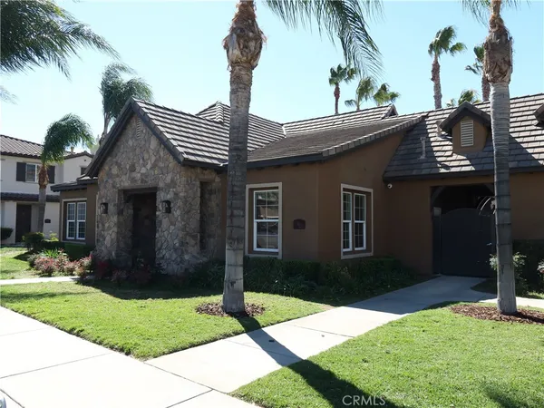 $525,000 | 28382 Mirabelle Lane, Saugus, CA 91350