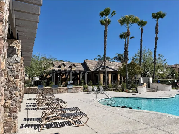 $525,000 | 28382 Mirabelle Lane, Saugus, CA 91350