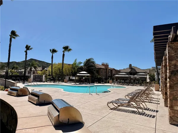 $525,000 | 28382 Mirabelle Lane, Saugus, CA 91350