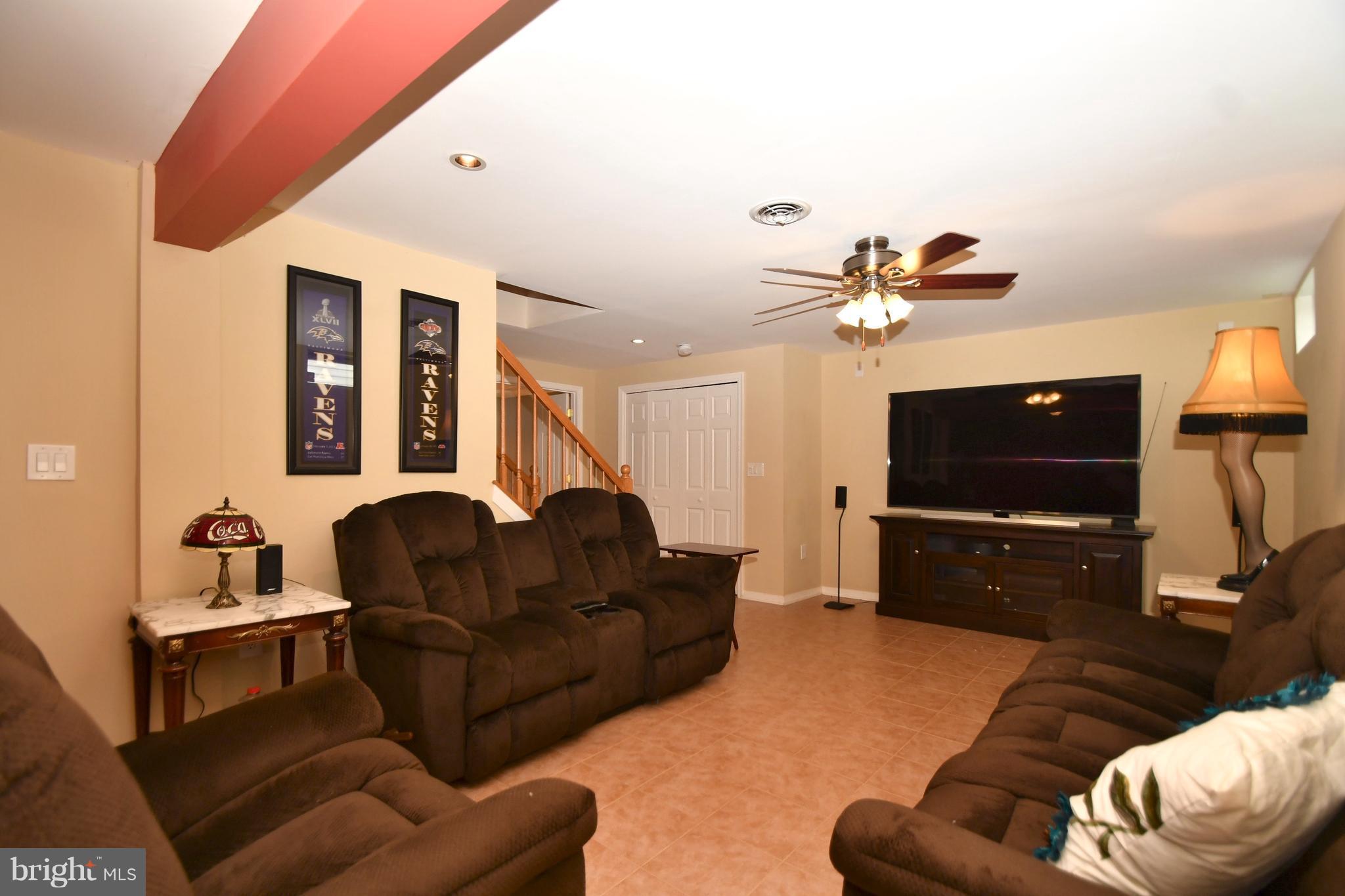 1906 Mars Run Road Baltimore, MD 21221 - Photo 24 of 30 Family Room