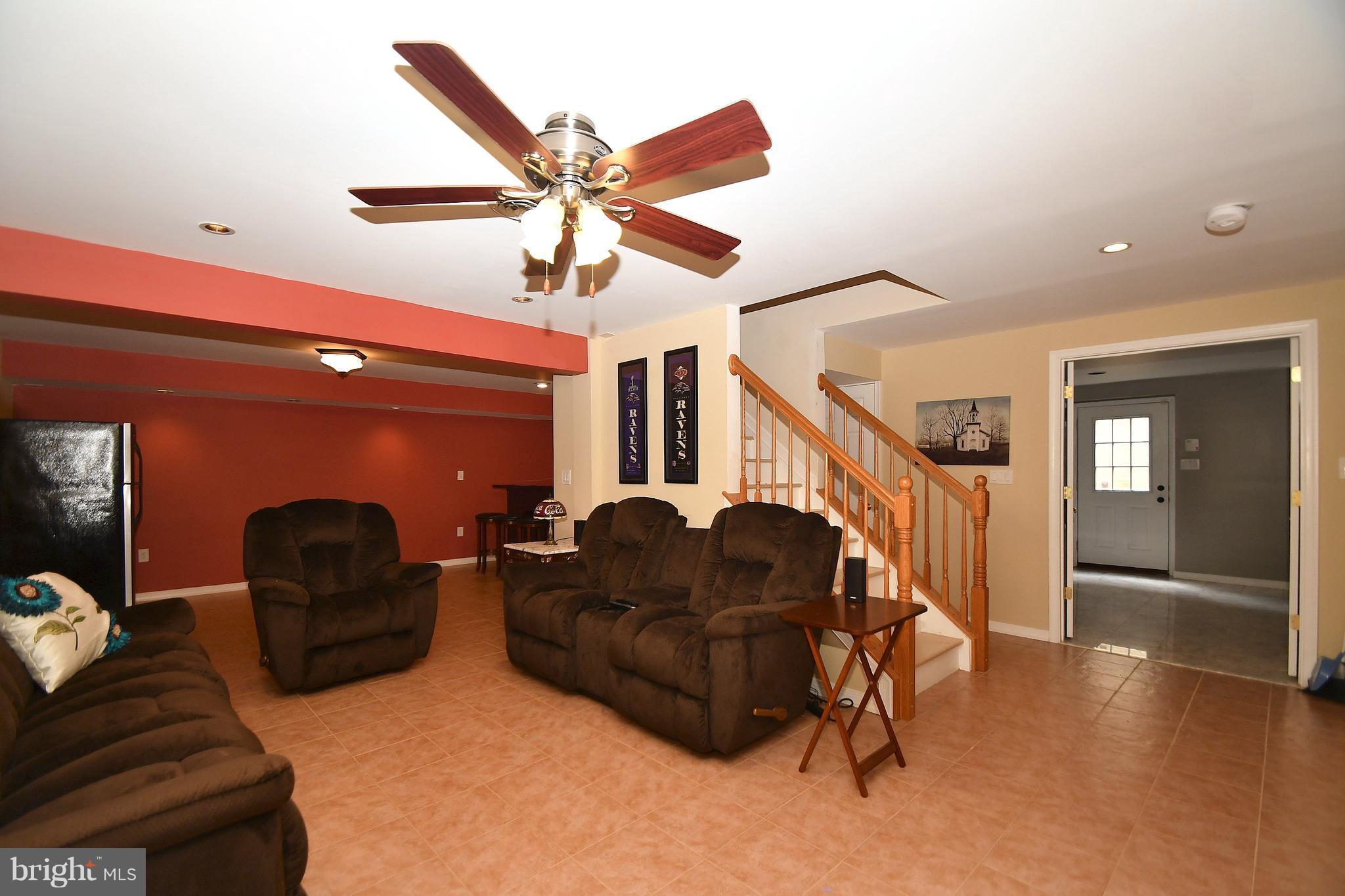 1906 Mars Run Road Baltimore, MD 21221 - Photo 26 of 30 Family Room