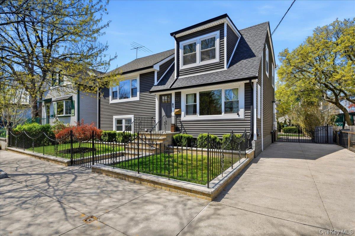 93 Fordham Street Bronx, NY 10464 - Photo 1 of 41 front view of a house with a porch