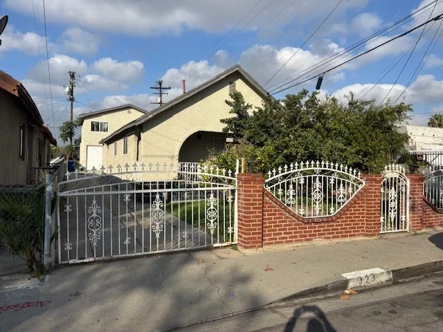a house view with a outdoor space