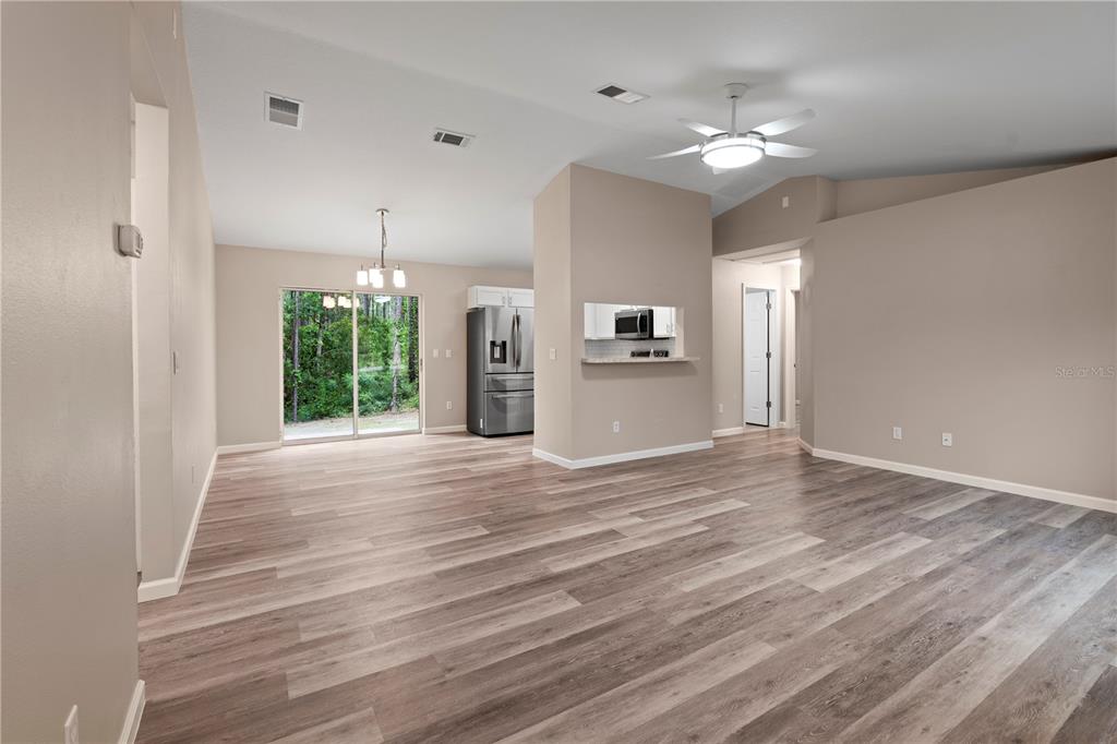 8392 Southwest 139th Lane Road Ocala, FL 34473 - Photo 5 of 17 Gallery Image 5