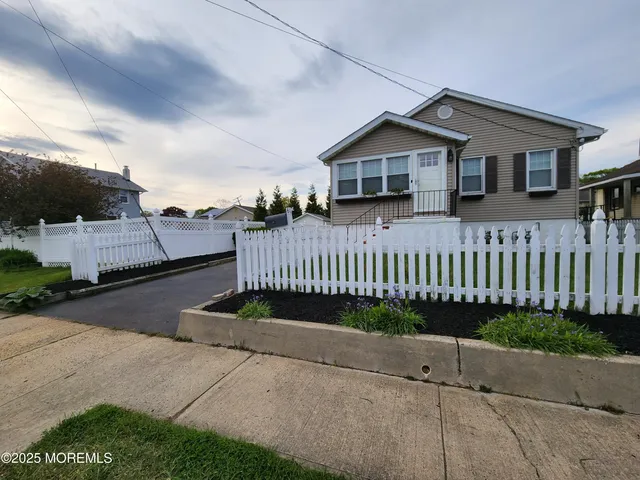 $3,100 | 6 Avenel Boulevard, Long Branch, NJ 07740