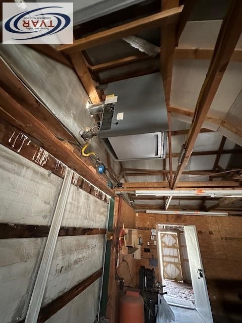 320 South Point Drive Camden, TN 38320 - Photo 22 of 62 a view of utility room