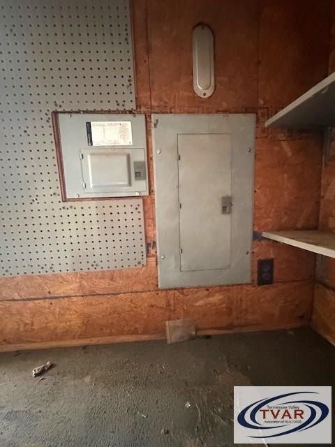320 South Point Drive Camden, TN 38320 - Photo 23 of 62 a bathroom with a sink and a mirror