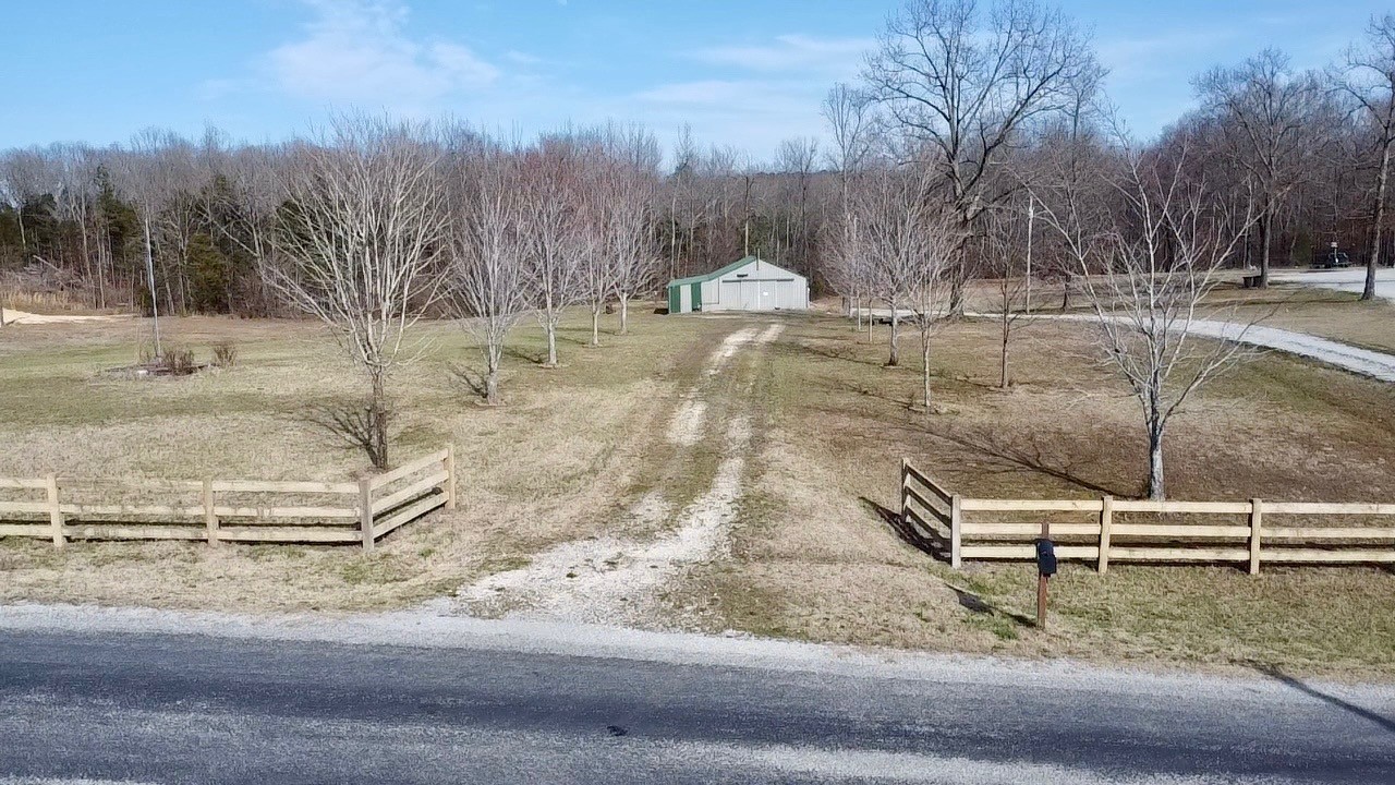 320 South Point Drive Camden, TN 38320 - Photo 38 of 62 a view of a backyard of a house