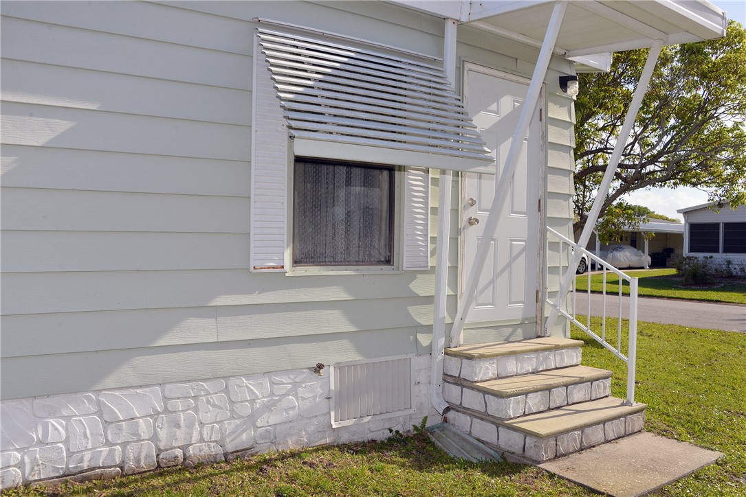 642 Periwinkle Circle Sebastian, FL 32976 - Photo 27 of 36