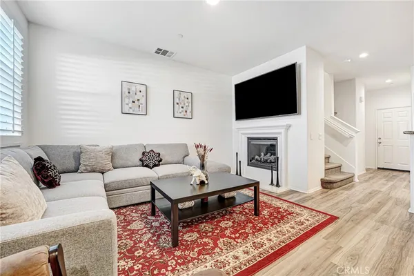 $698,000 | 2234 Winifred Street, Unit 2, Simi Valley, CA 93063