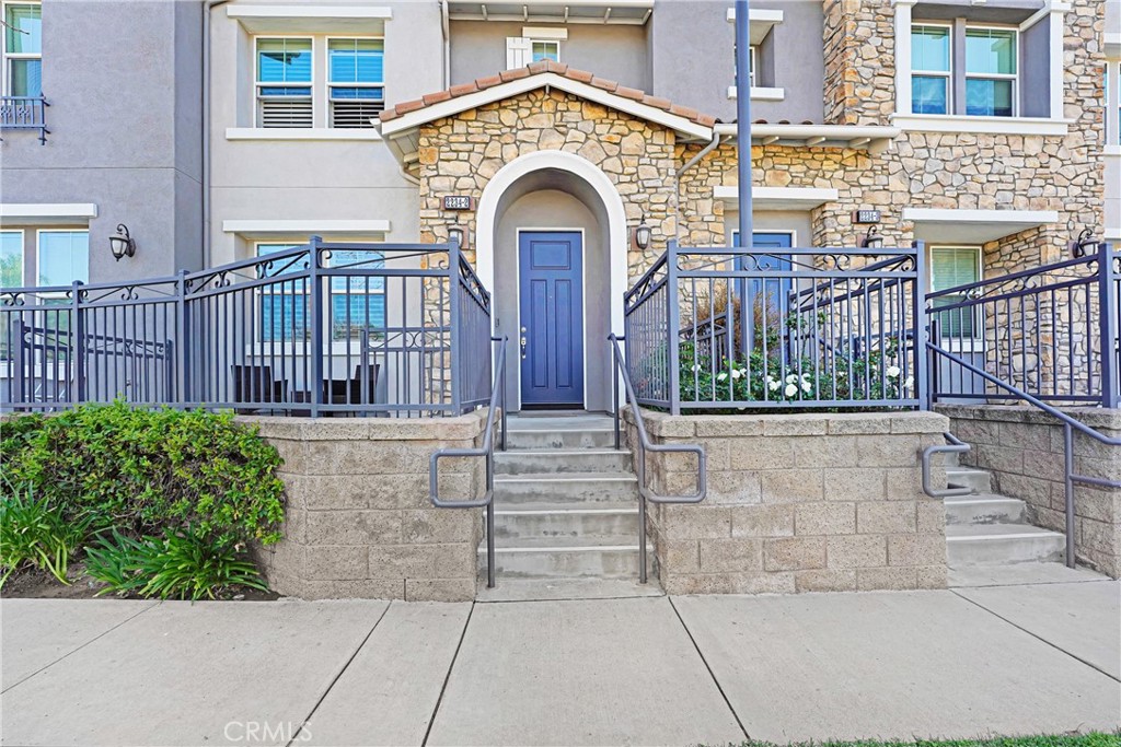 2234 Winifred Street, Unit 2 Simi Valley, CA 93063 - Photo 2 of 23