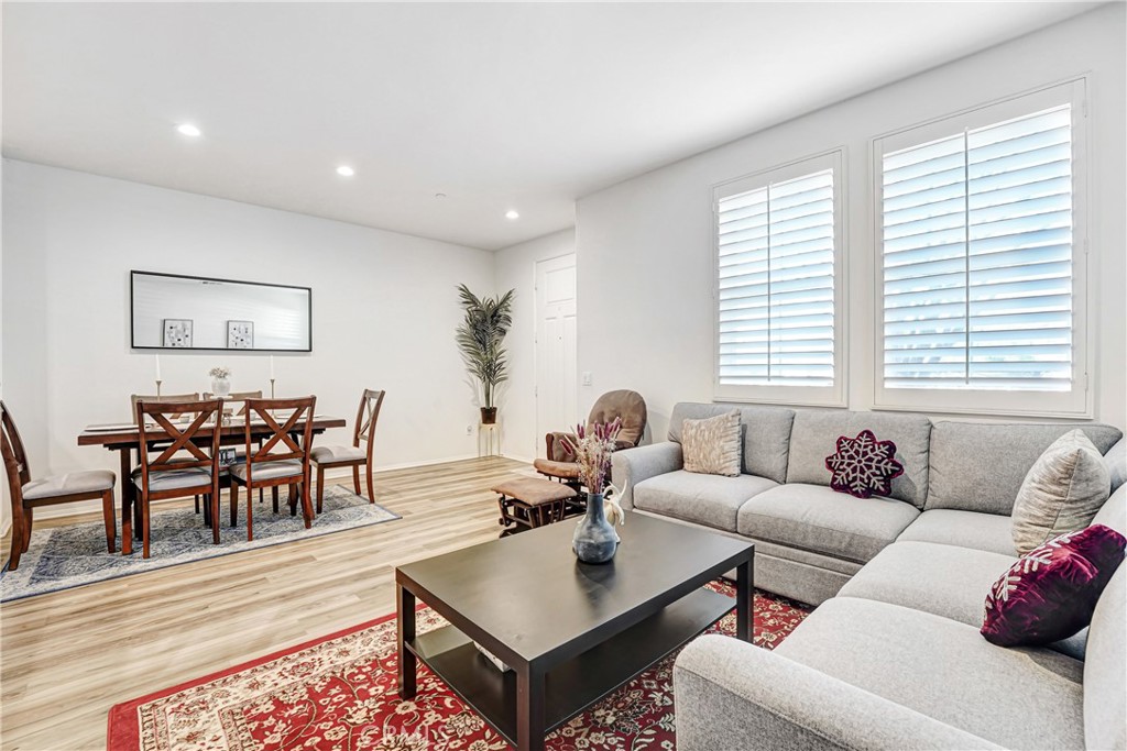 2234 Winifred Street, Unit 2 Simi Valley, CA 93063 - Photo 4 of 23