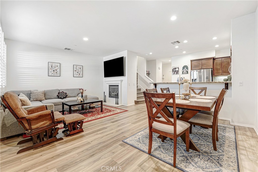 2234 Winifred Street, Unit 2 Simi Valley, CA 93063 - Photo 5 of 23