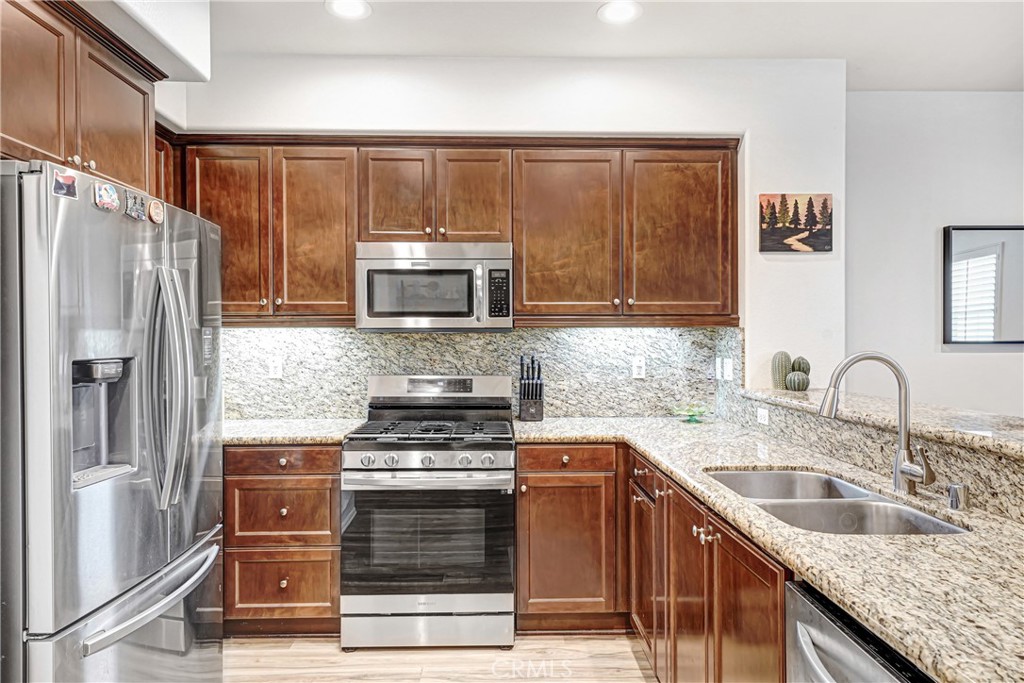 2234 Winifred Street, Unit 2 Simi Valley, CA 93063 - Photo 7 of 23