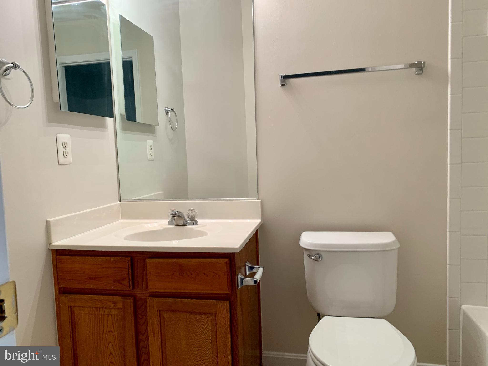 916 Persimmon Place Culpeper, VA 22701 - Photo 18 of 23 3rd level full bathroom