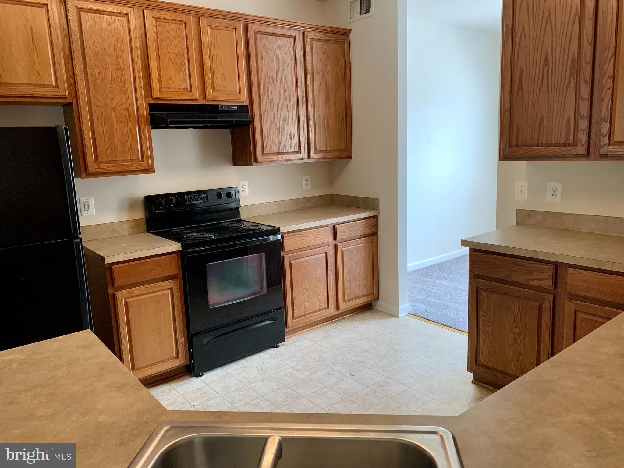 916 Persimmon Place Culpeper, VA 22701 - Photo 2 of 23 Kitchen