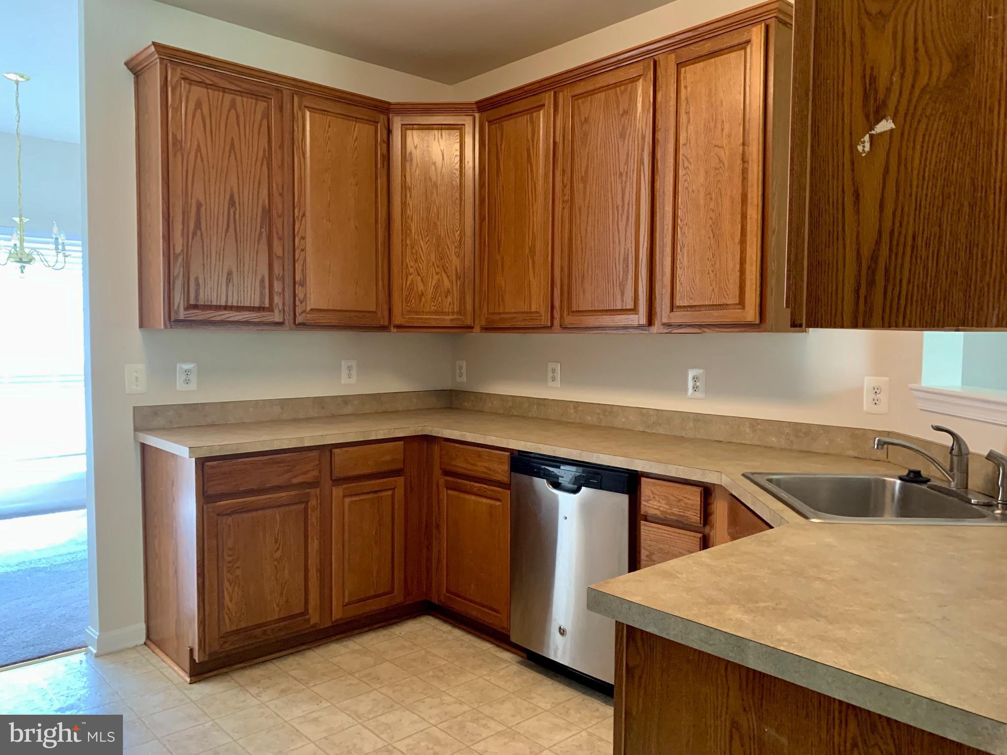 916 Persimmon Place Culpeper, VA 22701 - Photo 3 of 23 Kitchen