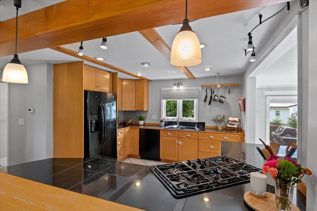 8 Shore Drive Canton, MA 02021 - Photo 9 of 39 Gallery Image 9