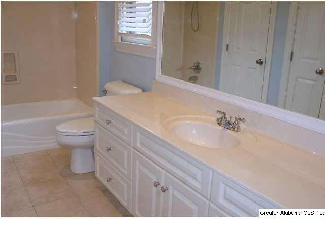 255 Silverleaf Drive Pelham, AL 35124 - Photo 12 of 32