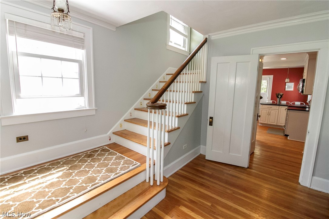 3046 Scarborough Road Cleveland, OH 44118 - Photo 4 of 27