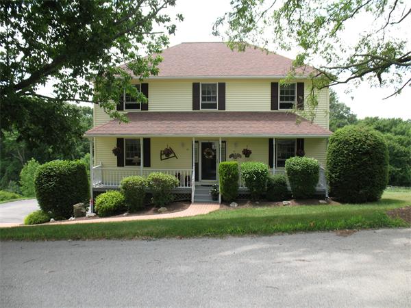 21 Piasta Road Dudley, MA 01571 - Photo 2 of 28