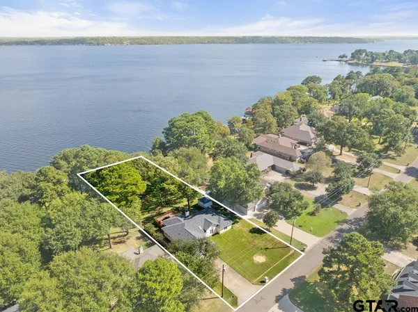 $699,000 | 22780 Diamond Bay Drive, Frankston, TX 75763