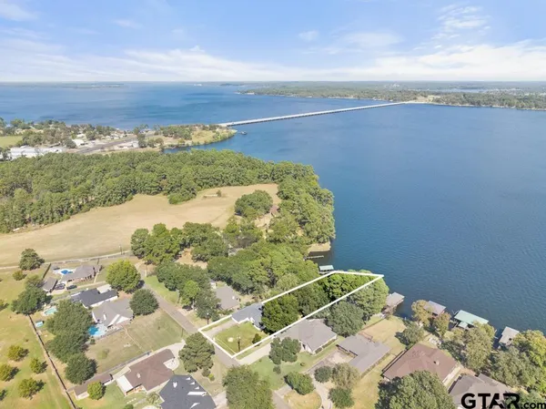 $699,000 | 22780 Diamond Bay Drive, Frankston, TX 75763