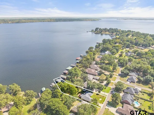 $699,000 | 22780 Diamond Bay Drive, Frankston, TX 75763