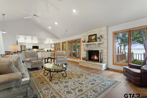 $699,000 | 22780 Diamond Bay Drive, Frankston, TX 75763