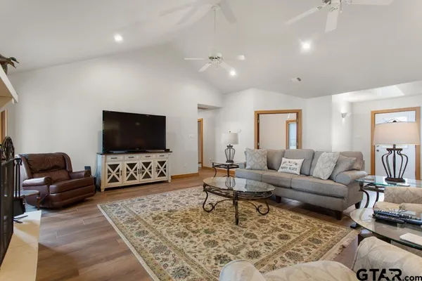 $699,000 | 22780 Diamond Bay Drive, Frankston, TX 75763