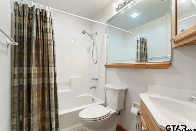 $779,000 | 22780 Diamond Bay Drive, Frankston, TX 75763