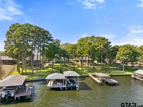 $699,000 | 22780 Diamond Bay Drive, Frankston, TX 75763