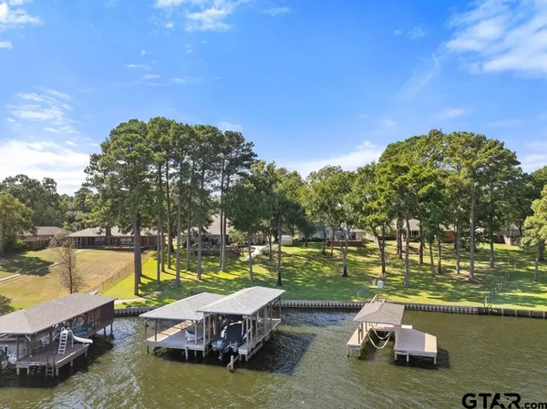 $699,000 | 22780 Diamond Bay Drive, Frankston, TX 75763