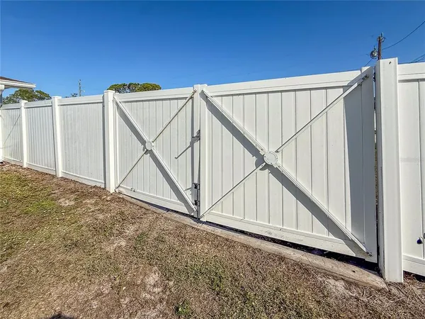 $650,000 | 2401 10th Street West, Palmetto, FL 34221