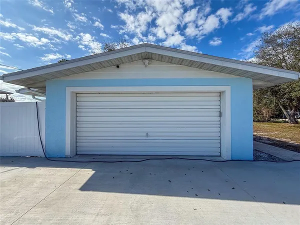$650,000 | 2401 10th Street West, Palmetto, FL 34221
