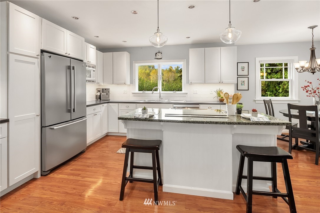 17929 Southeast May Valley Road Renton, WA 98059 - Photo 12 of 38