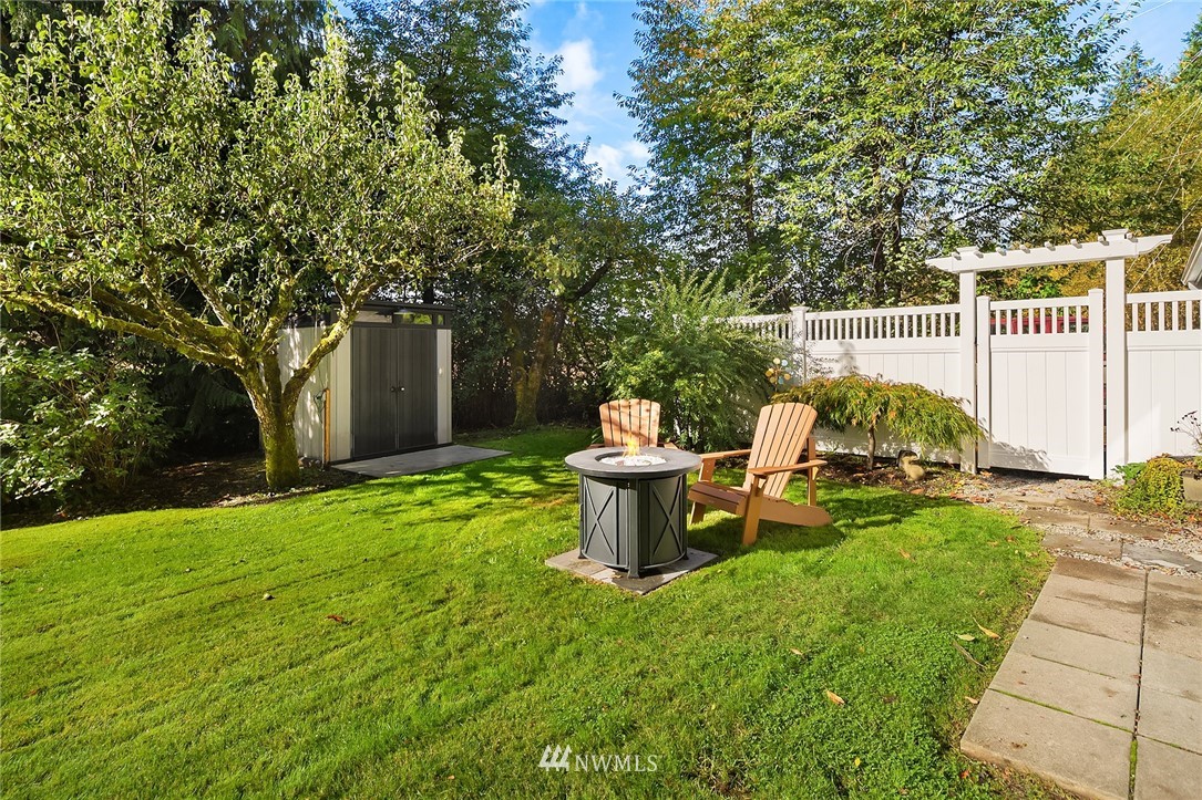 17929 Southeast May Valley Road Renton, WA 98059 - Photo 27 of 38